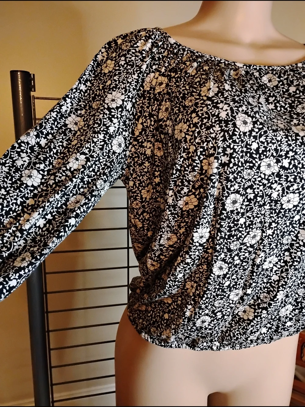 Michael Kors Black‎ & White Floral Peasant Blouse
